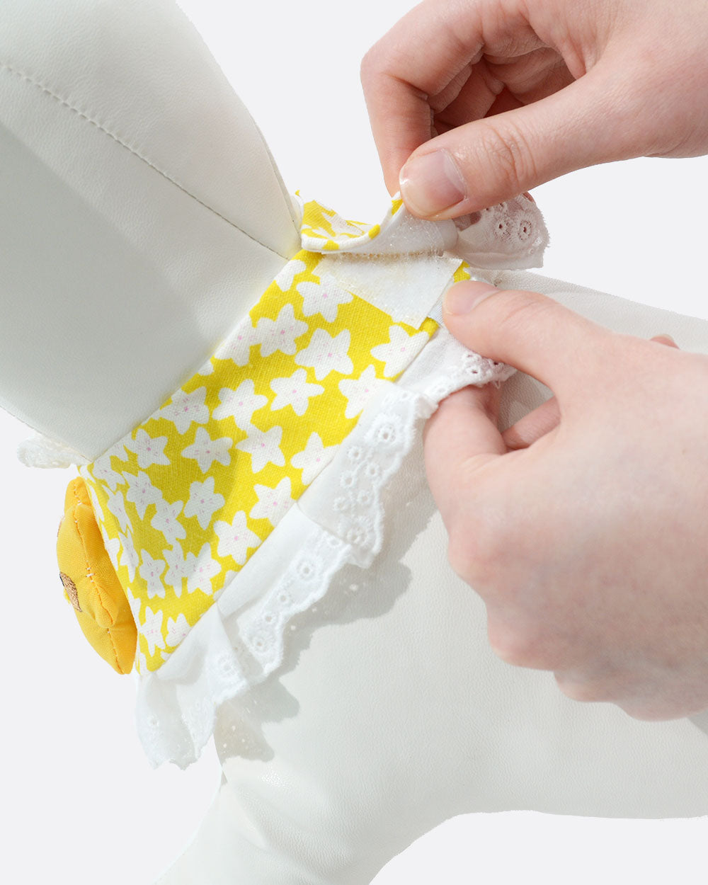 Velcro Ruffled Hem Bib - Chick