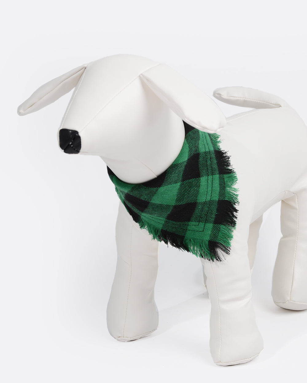 Widely used in small dogs, such as Bichon Frisé, Miniature Pinscher, Yorkshire Terrier, and Pomeranian. With refined stitching and dual-layer fabric, which is good quality and won't easy to be broken.
