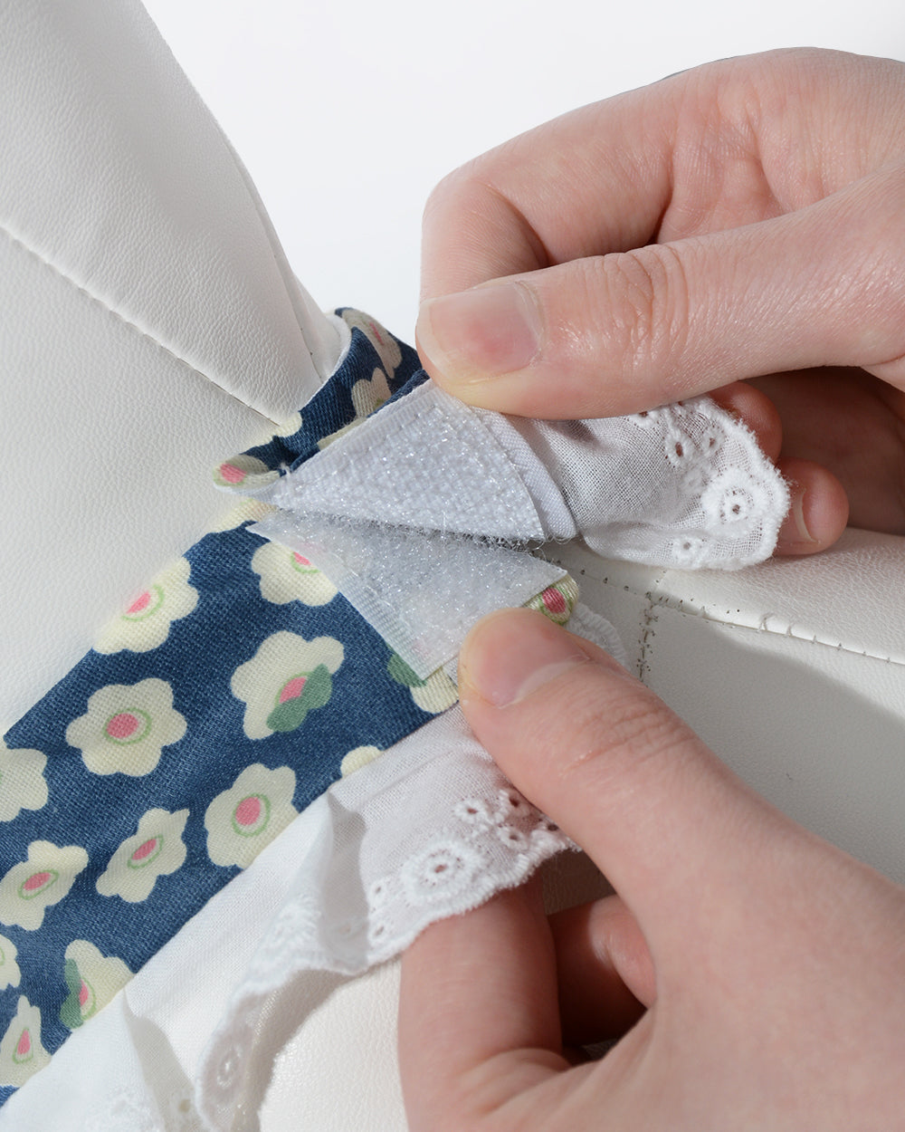 Velcro Ruffled Hem Floral Bib - Bowknot